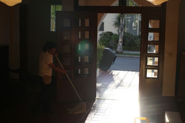 Hotel 2 of 221