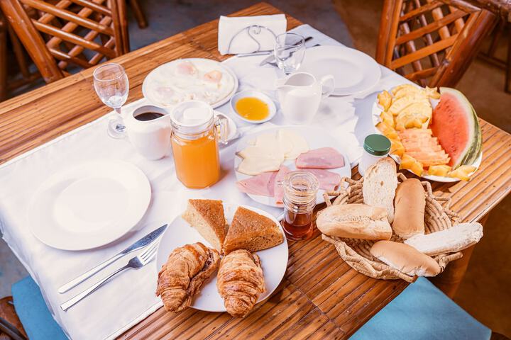 Breakfast/Coffee Service 186 of 222