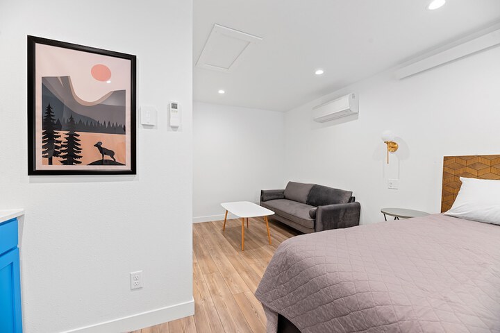 Room 15 of 35