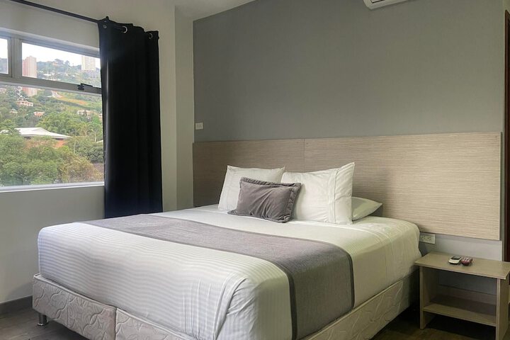 Room 9 of 43