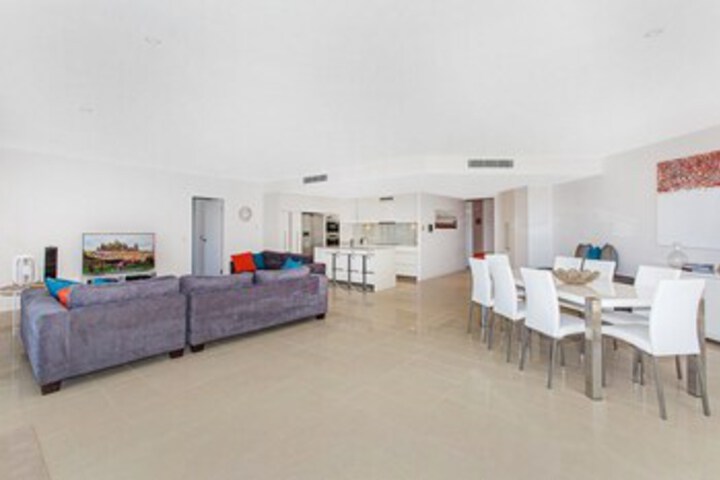 Room 8 of 19