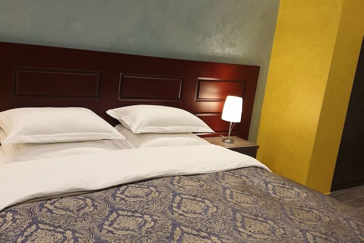 Room 13 of 70