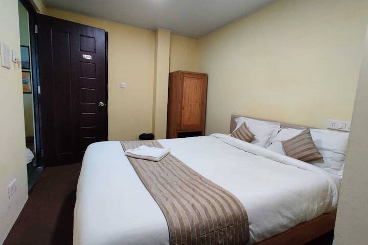 Room 17 of 30