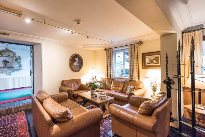 Guest Lobby