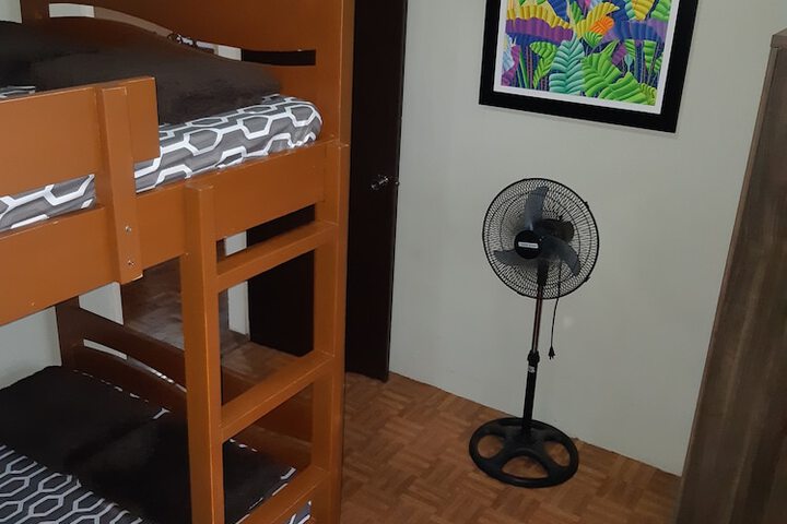 Room 4 of 25