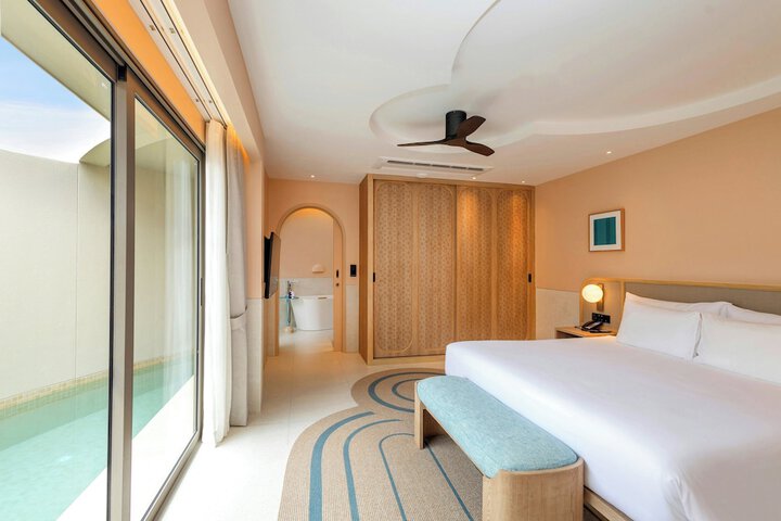 Room 34 of 131