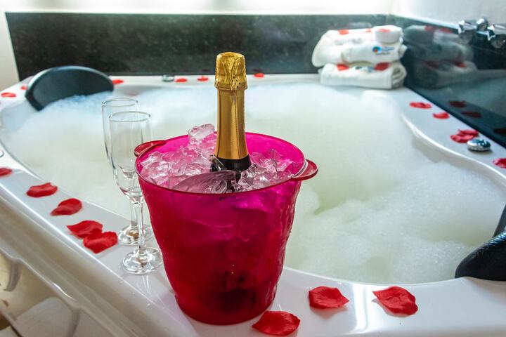 Champagne service
