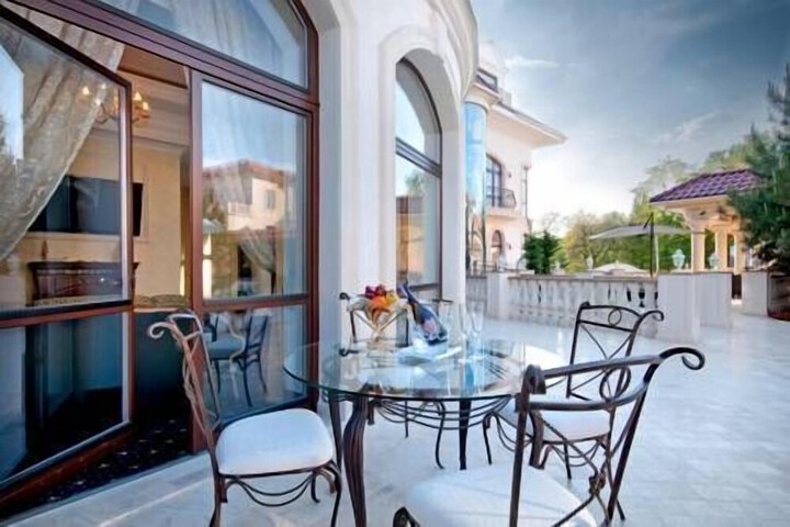 Terrace/Patio 53 of 122