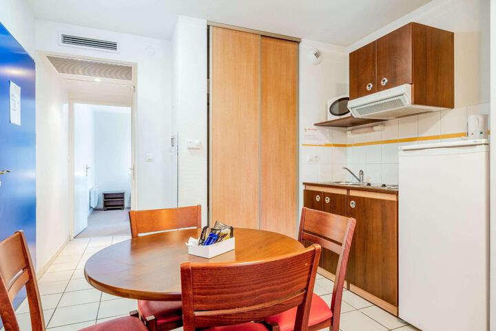 Room 45 of 77