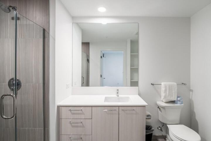 Room 176 of 208