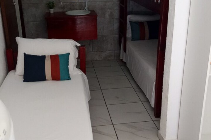 Room 9 of 28