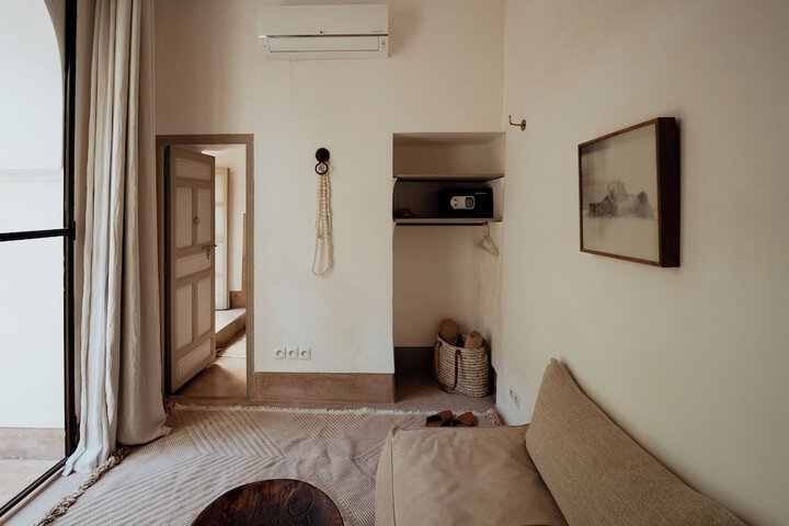 Room 4 of 95