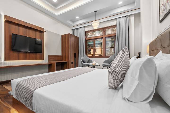 Room 26 of 40