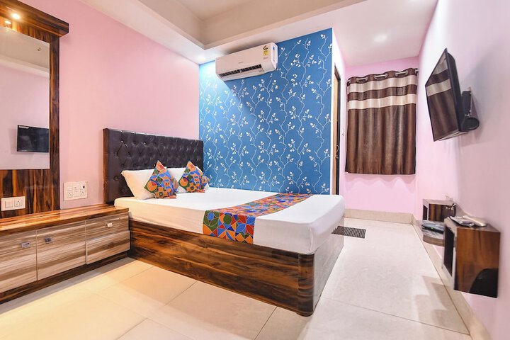 Room 15 of 28