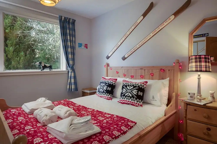 Room 3 of 16
