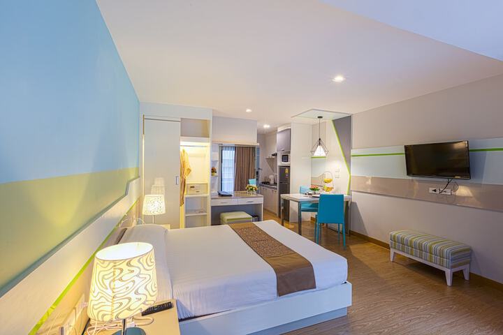 Room 30 of 104
