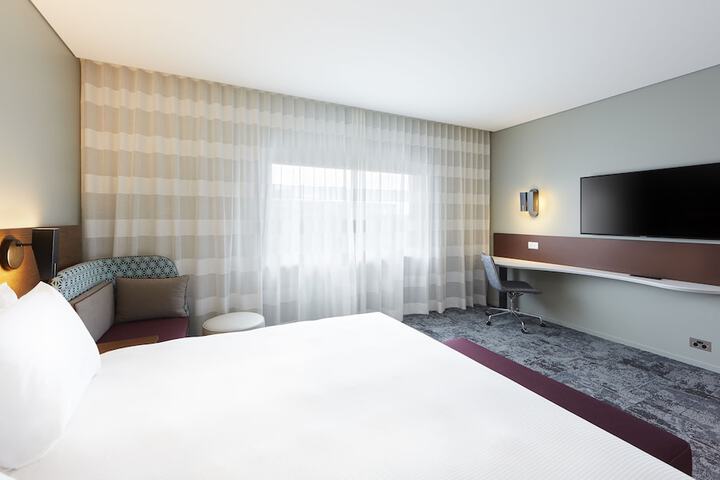 Room 8 of 72