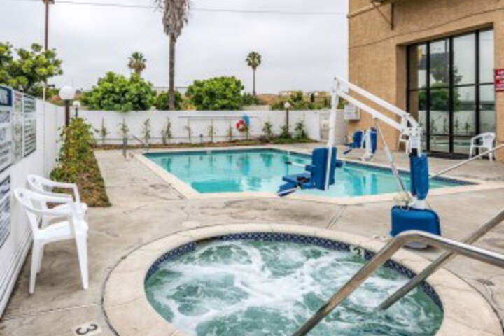 Pool 13 of 25