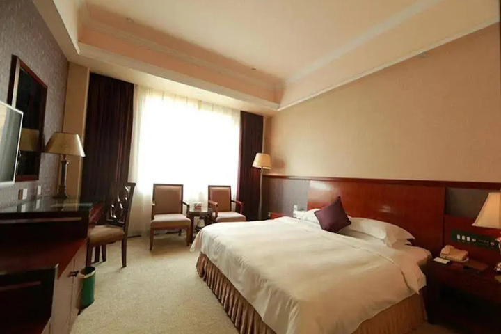 Room 4 of 14