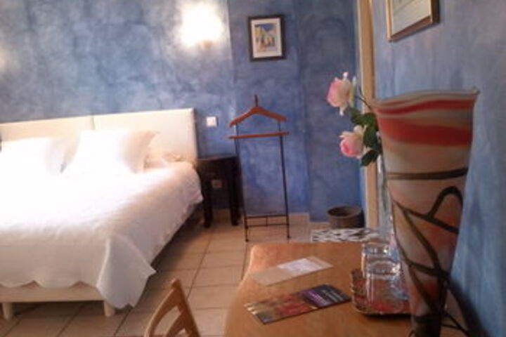 Room 22 of 48