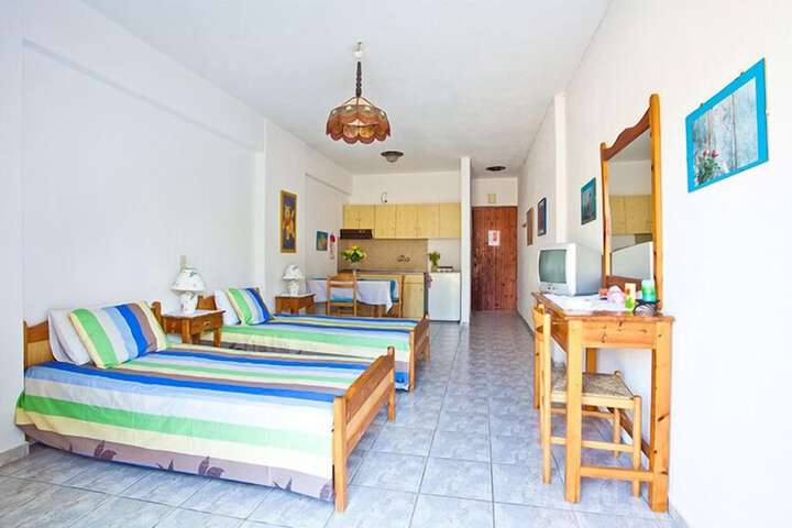 Room 3 of 8