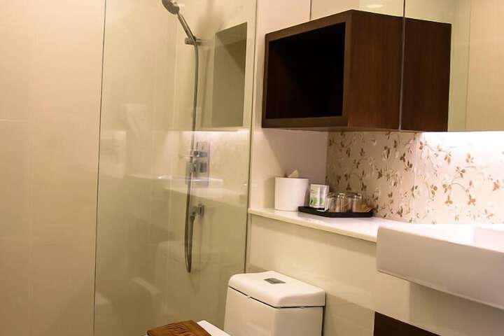 Room 65 of 95