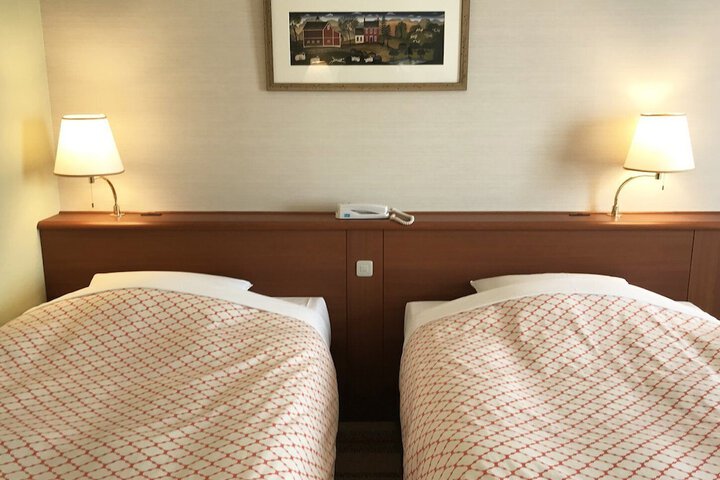 Room 27 of 88