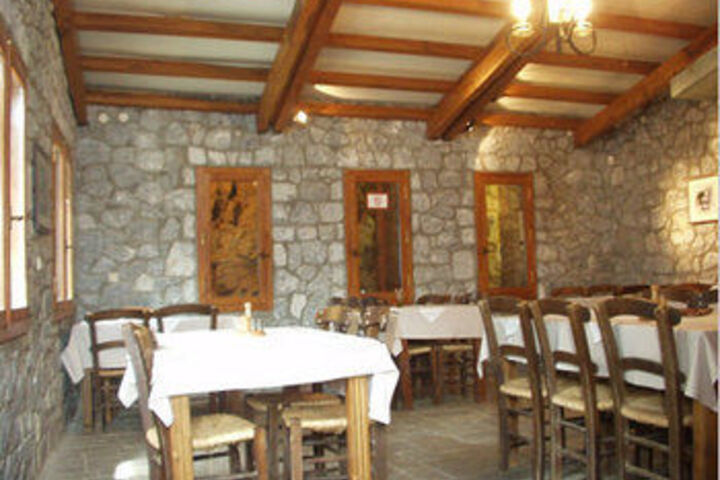 Dining 26 of 31