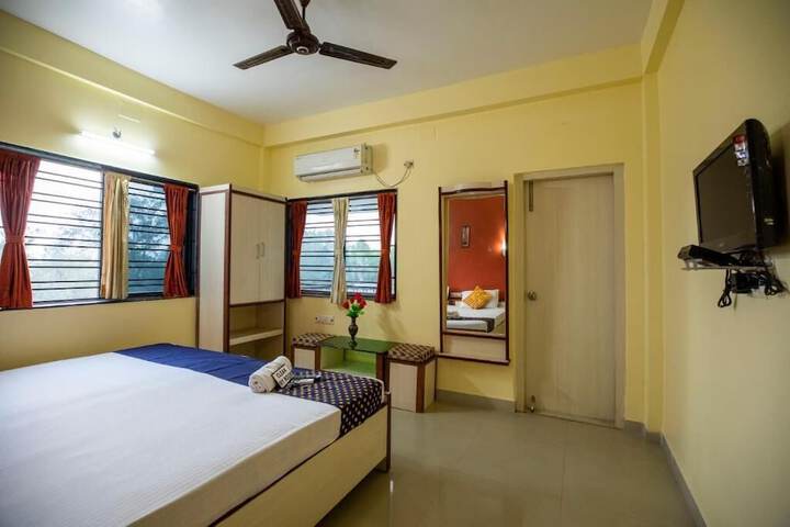 Room 5 of 6