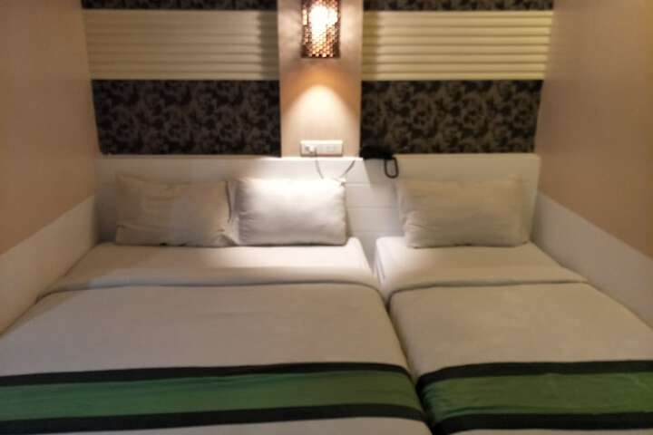 Room 14 of 37