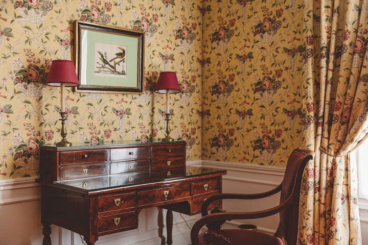 Room 17 of 37