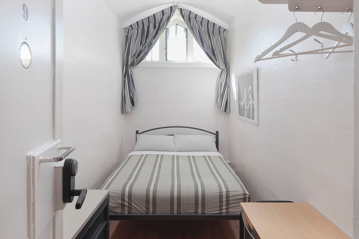 Room 26 of 79