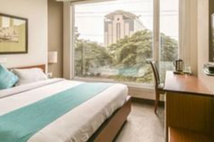 Room 2 of 6
