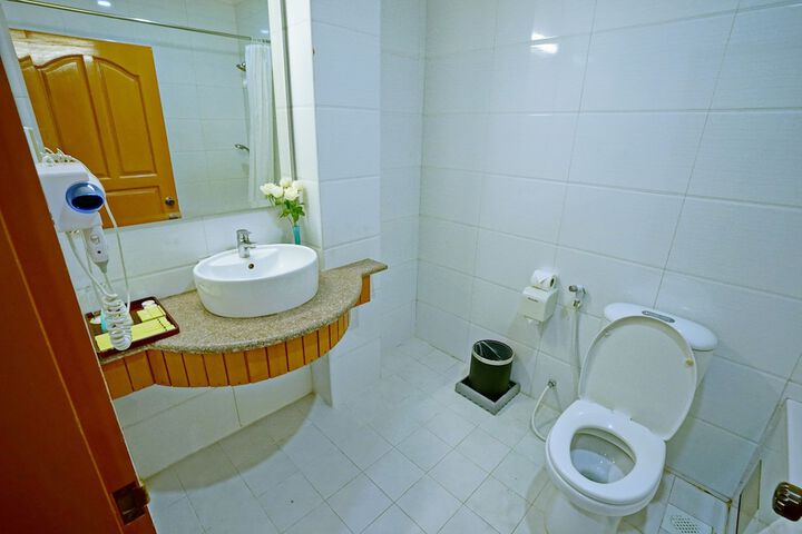 Room 84 of 153