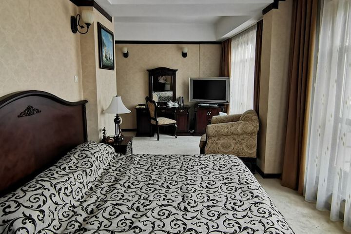 Room 7 of 26