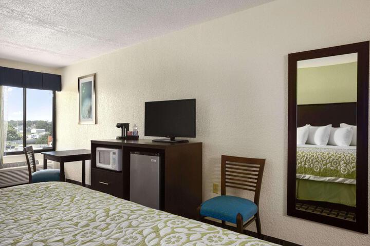 1 King Bed (2 of 2)