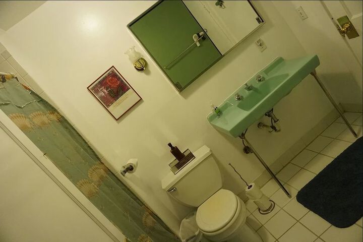 Room 27 of 40