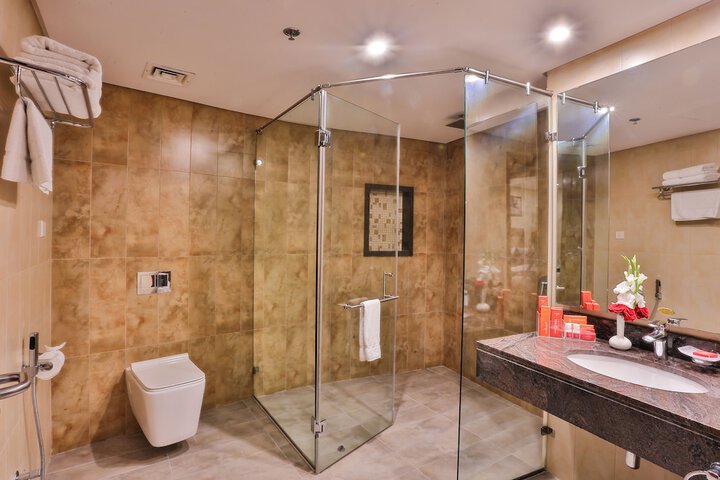 Room 10 of 25