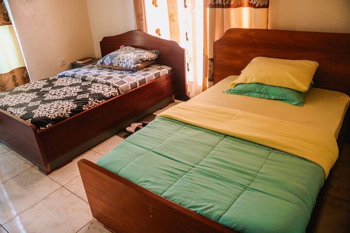 Room 10 of 28