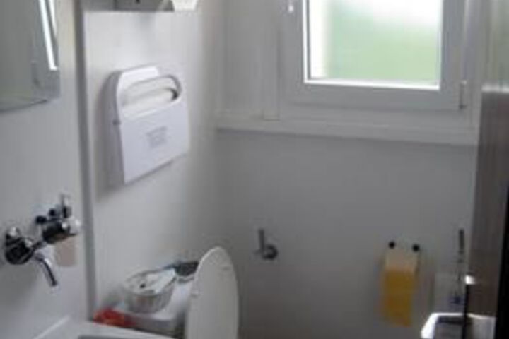 Room 2 of 81