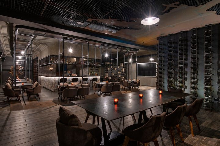 Lounge 118 of 147