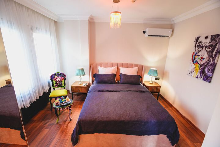 Room 8 of 22