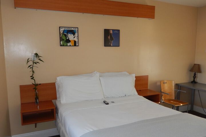 Room 14 of 34