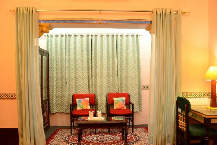 Room 4 of 38