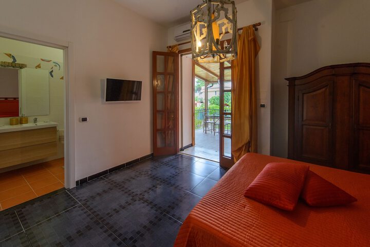 Room 10 of 23