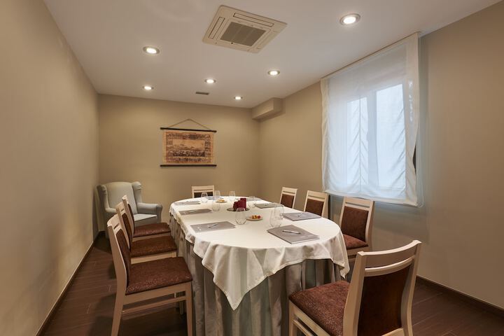 Banquet hall