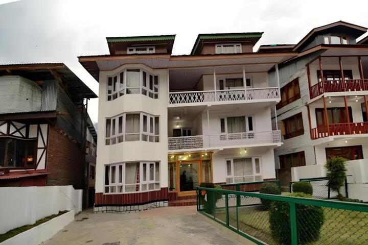 Hotel Heemal Pahalgam Jammu and Kashmir