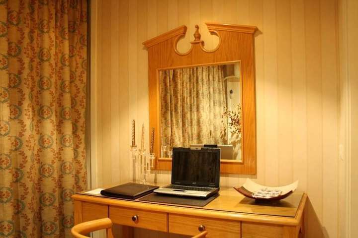 Room 12 of 22