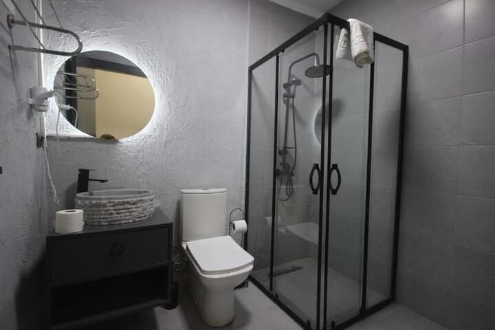 Room 157 of 204
