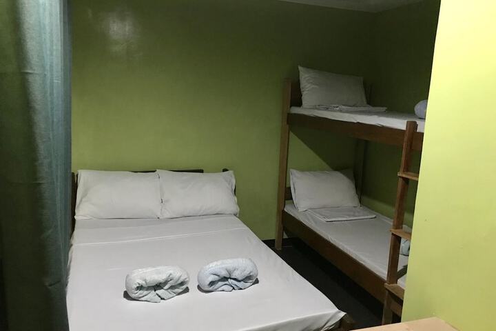 Room 10 of 24